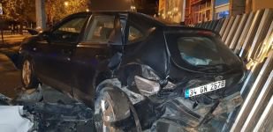 PARK HALİNDEKİ OTOMOBİLE HIZLA ÇARPTI