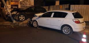 PARK HALİNDEKİ OTOMOBİLE HIZLA ÇARPTI