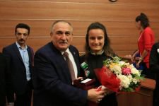 ŞAMPİYONLAR ÖDÜLLENDİRİLDİ