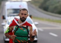 ŞEHİTLERE VEFA İÇİN KOŞUYOR