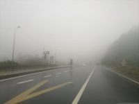 SİSLİ HAVA ULAŞIMI ETKİLİYOR