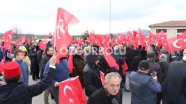 TANJU ÖZCAN'I YÜZLERCE KİŞİ KARŞILADI