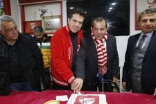 TANJU ÖZCAN TARAFTARLARLA BİR ARAYA GELDİ