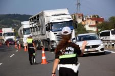 TUZ YÜKLÜ TIR ALEV ALEV YANDI