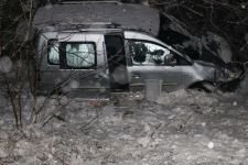 UÇURUMDAN AĞAÇ KURTARDI