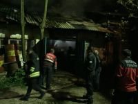 ÜZGÜN GÖZLERLE İZLEDİ