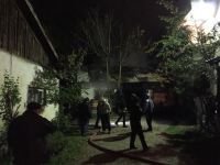 ÜZGÜN GÖZLERLE İZLEDİ