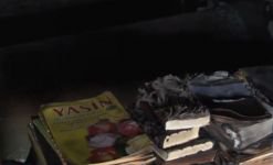 YANAN TÜRBE ONARILMAYI BEKLİYOR