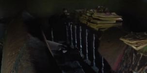 YANAN TÜRBE ONARILMAYI BEKLİYOR