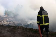 YANGIN KÖYÜ KÜLE ÇEVİRDİ