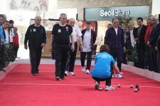 YAŞLARINA RAĞMEN KIYASIYA MÜCADELE ETTİLER