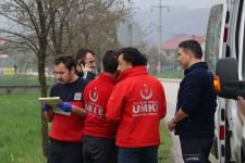 YOLDAN ÇIKIP TARLAYA DEVRİLDİ