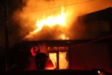 YUVALARI İÇİN GÖZYAŞI DÖKTÜLER