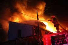 YUVALARI İÇİN GÖZYAŞI DÖKTÜLER