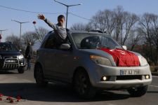 YÜZLERCE KİŞİLİK KONVOYLA DESTEK VERDİLER