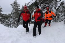 2 METRE KARDA BÖYLE KURTARILDILAR