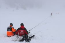 2 METRE KARDA BÖYLE KURTARILDILAR