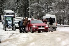 ABANT YOLUNDA KAR ÇİLESİ