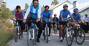 ADALET BAKANI BOLU'DA GENÇLERLE BULUŞTU