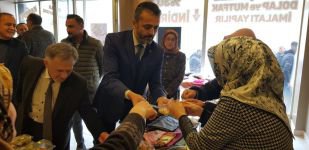 AK KADINLARDAN 'YERLİ MALI' KERMESİ