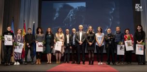 AKADEMİSYEN, SANATINI KONUŞTURDU