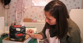 ATANAMAYAN ÖĞRETMEN PASTACI OLDU