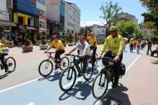 BAŞKAN ÖZCAN ARILAR İÇİN PEDAL ÇEVİRDİ