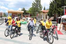 BAŞKAN ÖZCAN ARILAR İÇİN PEDAL ÇEVİRDİ