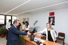 BAŞKAN ÖZCAN PERSONELLE BAYRAMLAŞTI