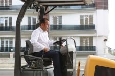 BAŞKAN ÖZCAN TAŞ DÖŞEDİ