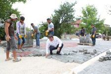 BAŞKAN ÖZCAN TAŞ DÖŞEDİ