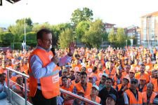 BAŞKAN PERSONELİYLE OYUN OYNADI