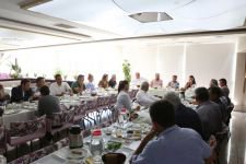 BAŞKAN SORUNLARI DİNLİYOR...