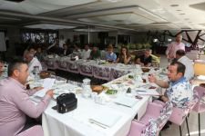 BAŞKAN SORUNLARI DİNLİYOR...