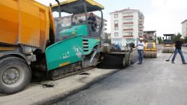 BELEDİYEDE ASFALT HAREKATI
