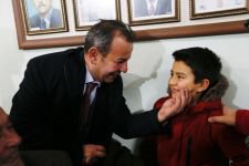 TANJU ÖZCAN'DAN GENÇLERE MÜJDE