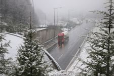 BOLU DAĞI'NDA KAR YAĞIŞI ETKİLİ OLUYOR