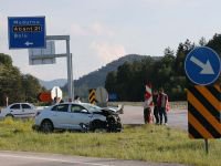 OTOMOBİLLE TIR ÇARPIŞTI