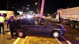 DİREĞE ÇARPARAK DURDU...