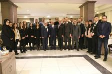 CUMHUR'DAN GÖVDE GÖSTERİSİ