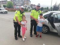 DİKKAT SÜRÜCÜDEN, NOTLAR ÇOCUKLARDAN