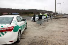 EHLİYETSİZ SÜRÜCÜ ORTALIĞI BİRBİRİNE KATTI