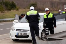 EHLİYETSİZ SÜRÜCÜ ORTALIĞI BİRBİRİNE KATTI