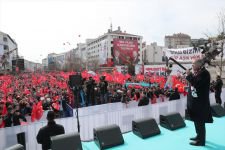 ERDOĞAN BİNLERCE KİŞİYE SESLENDİ...