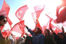 ERDOĞAN'IN MİTİNGİNDEN RENKLİ GÖRÜNTÜLER