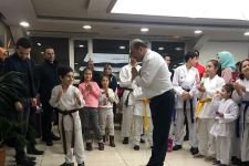 FATİH METİN BOKS ELDİVENLERİNİ GİYDİ
