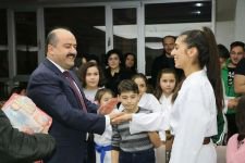 FATİH METİN BOKS ELDİVENLERİNİ GİYDİ