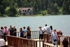 GÖLCÜK'E TATİLCİ AKINI..