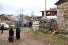 GÖZYAŞLARIYLA TOPRAĞA VERİLDİ