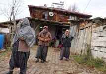 GÖZYAŞLARIYLA TOPRAĞA VERİLDİ